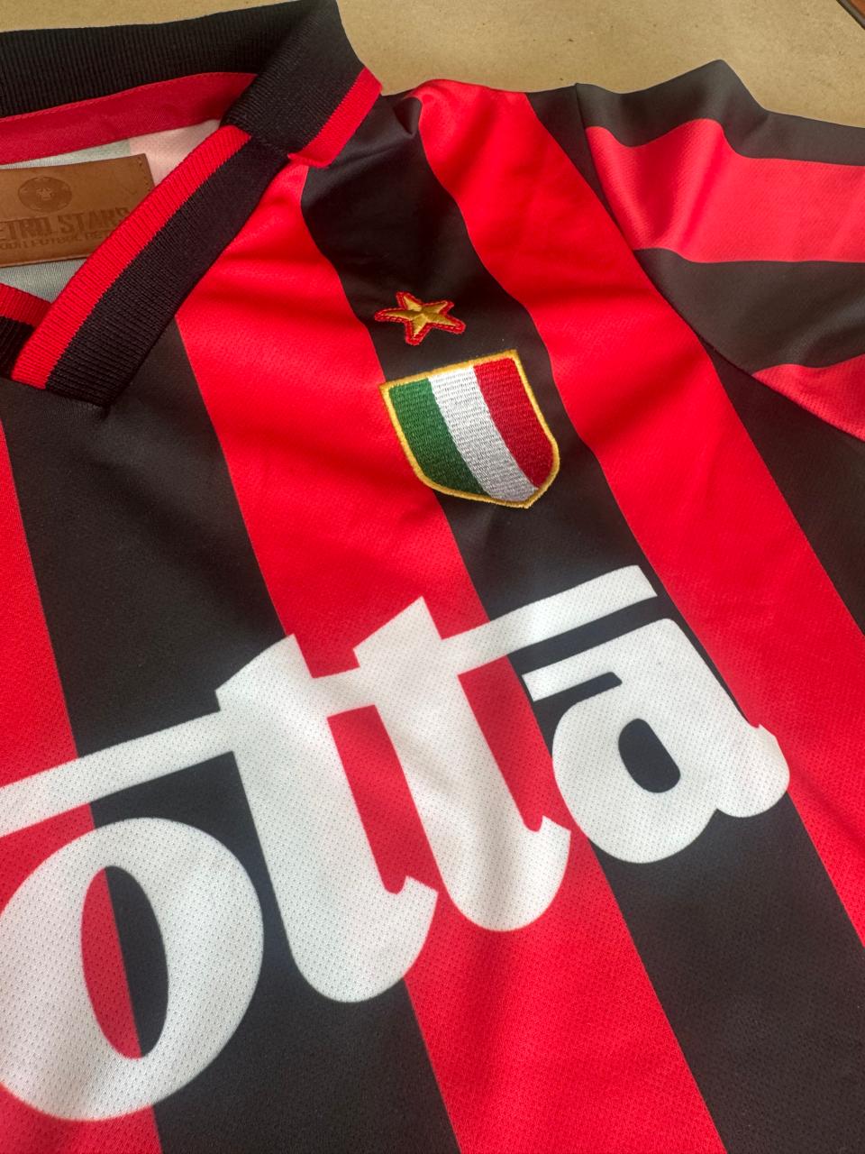 Jersey Retro AC Milan 1993 - Clásico Rossoneri 🔴⚫