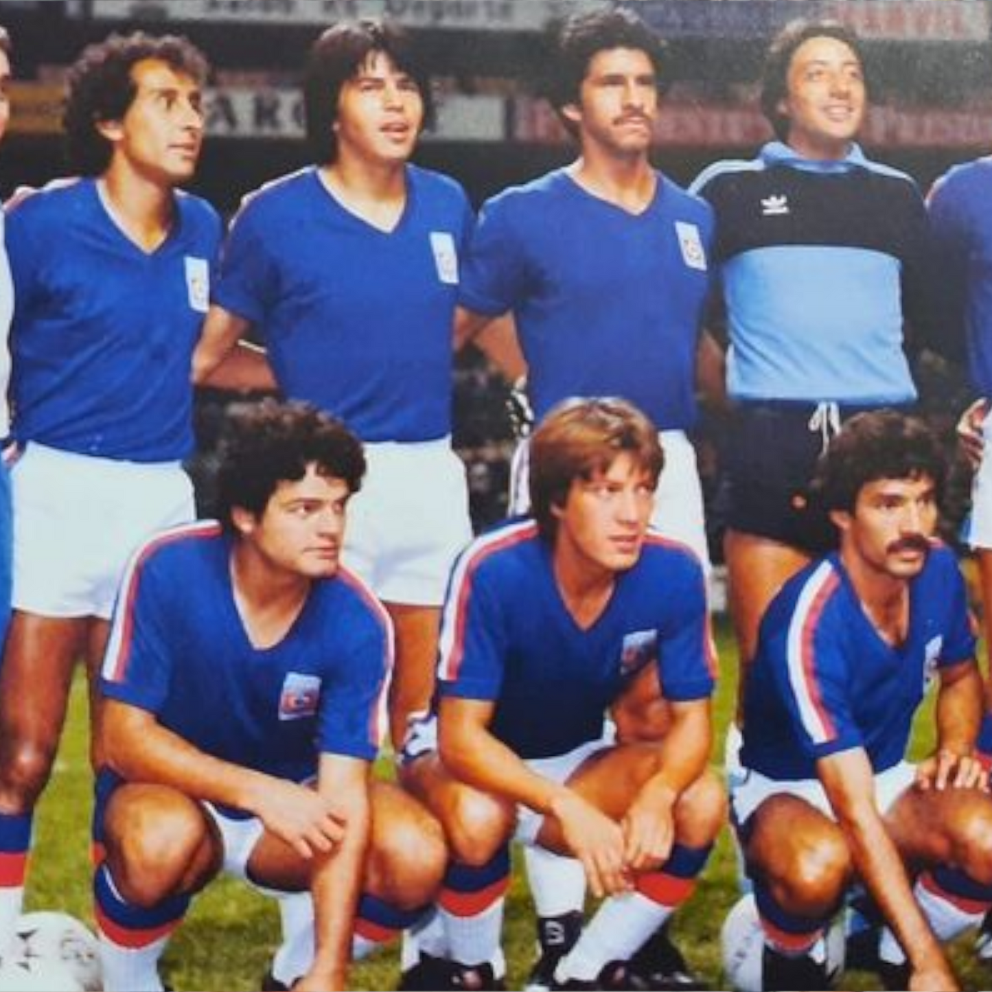 Jersey Retro Cruz Azul 1982 Azul – Un clásico de La Máquina ⚪🔵